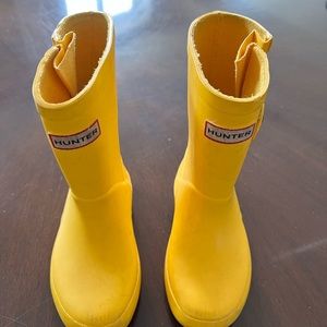 Hunter boots in toddler size 8